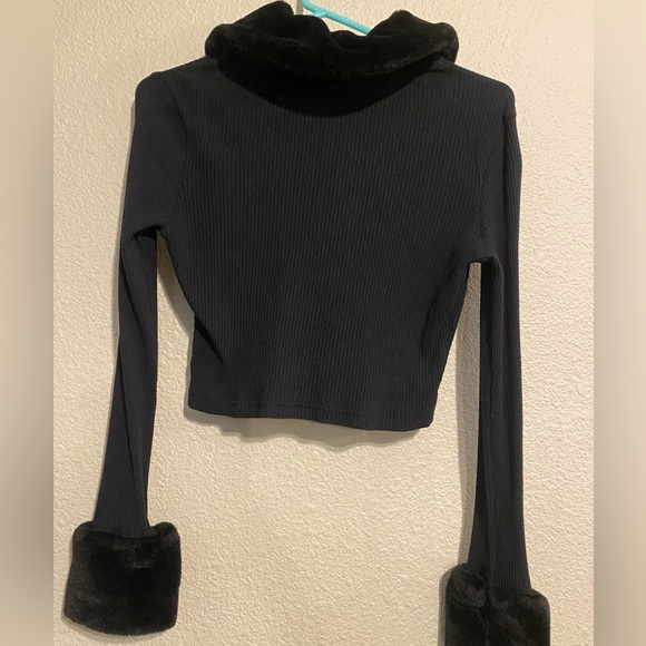 Crop fur jacket - Picture 4 of 4